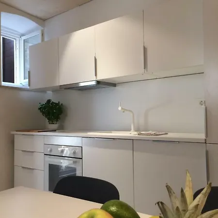 P 35 Apartment *